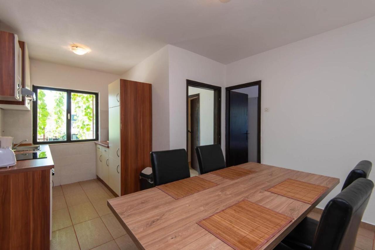 Apartments Ljiljana 奥瑞比克 外观 照片