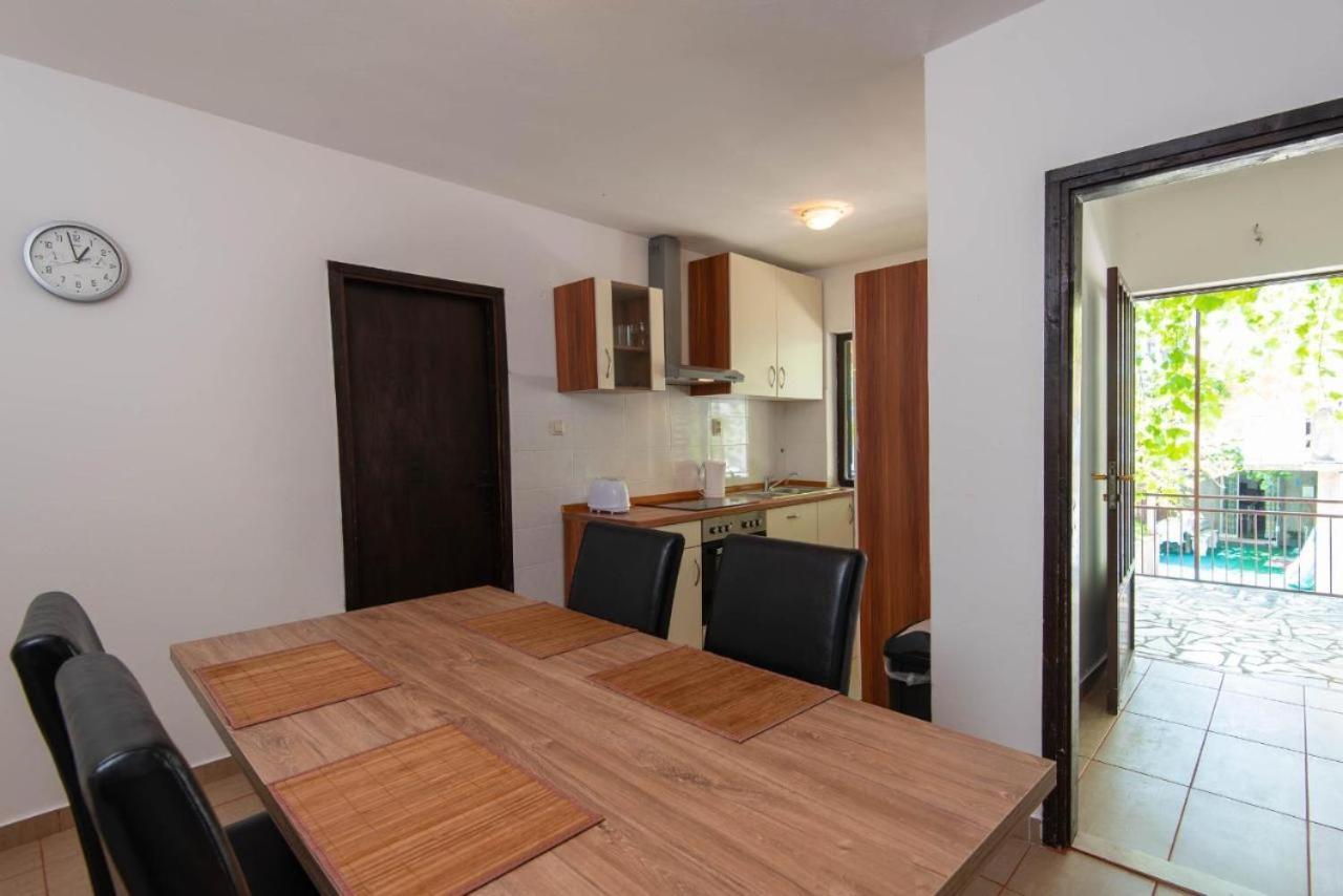 Apartments Ljiljana 奥瑞比克 外观 照片