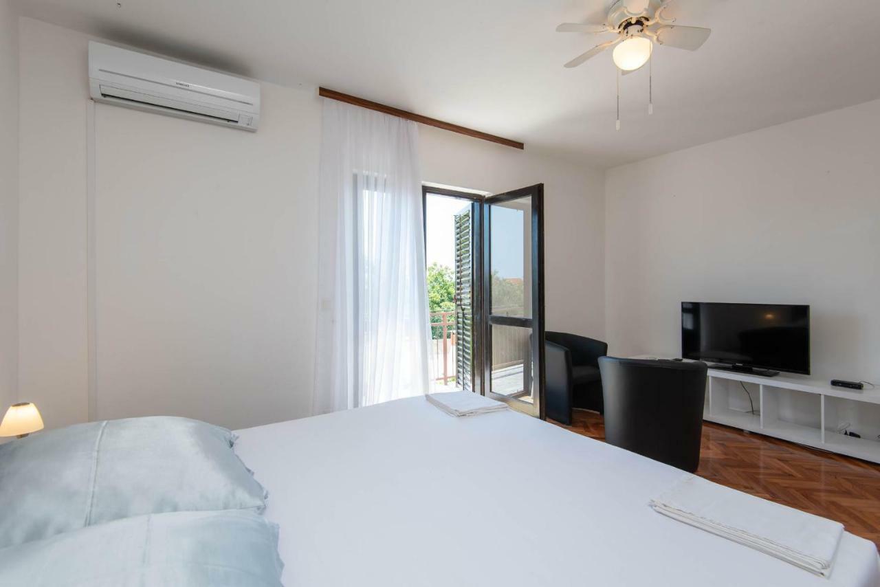 Apartments Ljiljana 奥瑞比克 外观 照片