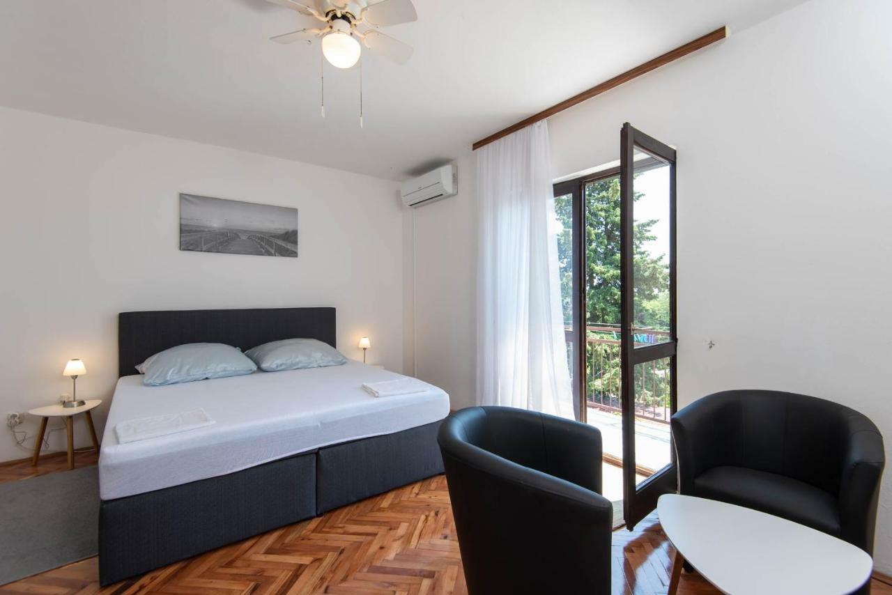Apartments Ljiljana 奥瑞比克 外观 照片